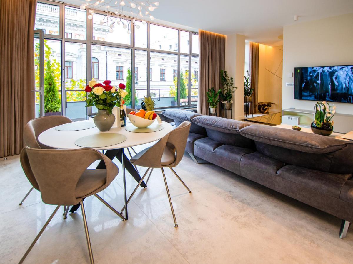 Pietryna Apartments Luxury - Sauna , Jacuzzi , Bezposrednio Przy Ul Piotrkowskiej Lodz  Luaran gambar