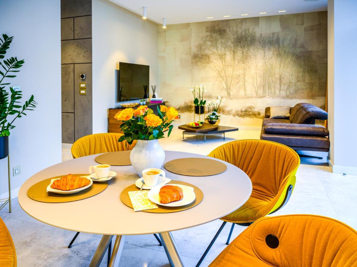 Pietryna Apartments Luxury - Sauna , Jacuzzi , Bezposrednio Przy Ul Piotrkowskiej Lodz  Luaran gambar