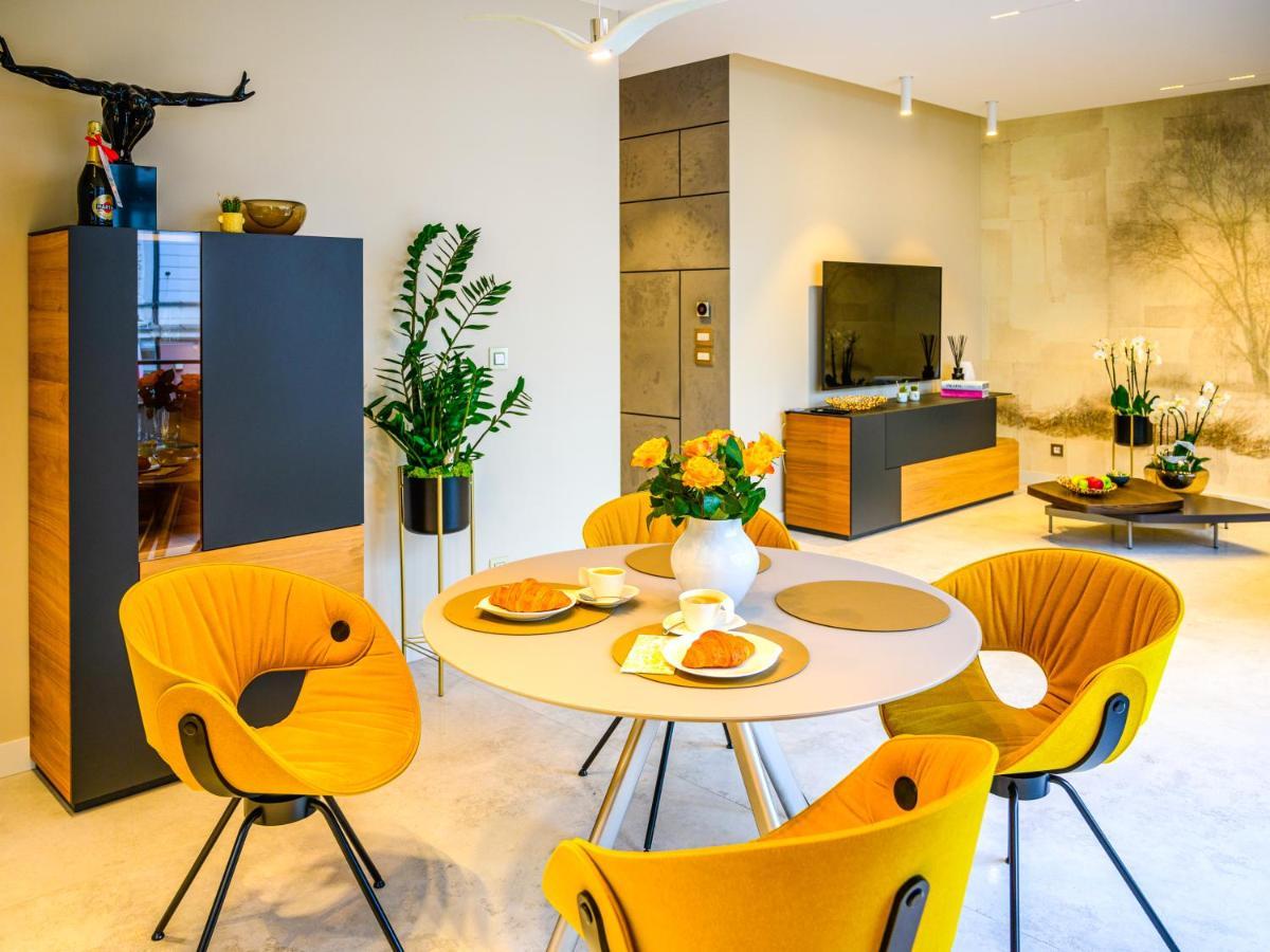 Pietryna Apartments Luxury - Sauna , Jacuzzi , Bezposrednio Przy Ul Piotrkowskiej Lodz  Luaran gambar