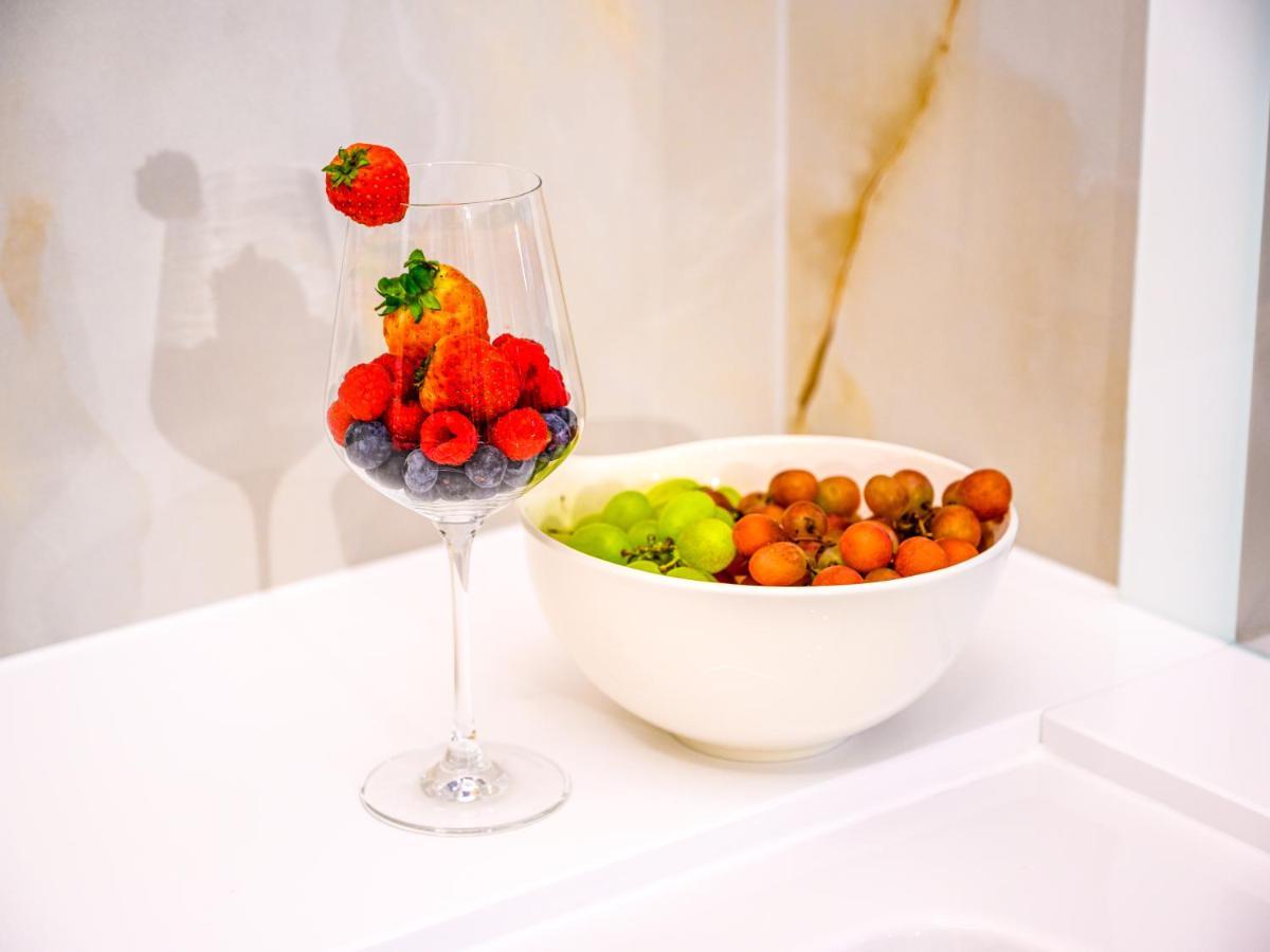 Pietryna Apartments Luxury - Sauna , Jacuzzi , Bezposrednio Przy Ul Piotrkowskiej Lodz  Luaran gambar